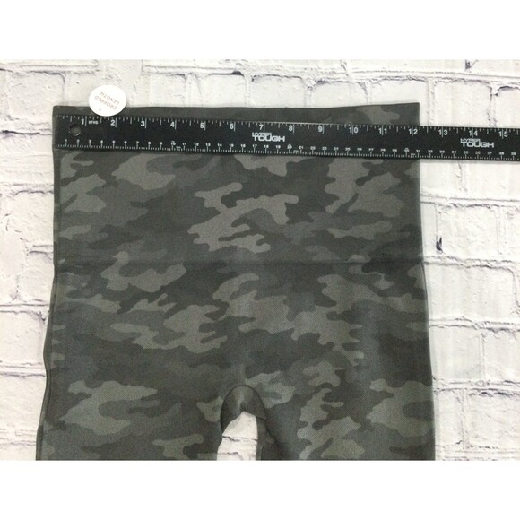 Spanx Leggings Pants Women’s Size M Color Camo Gray Seamless Cropped - Picture 6 of 8